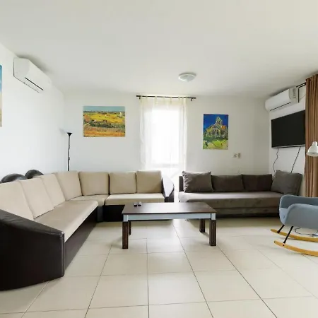 Like Apartment *